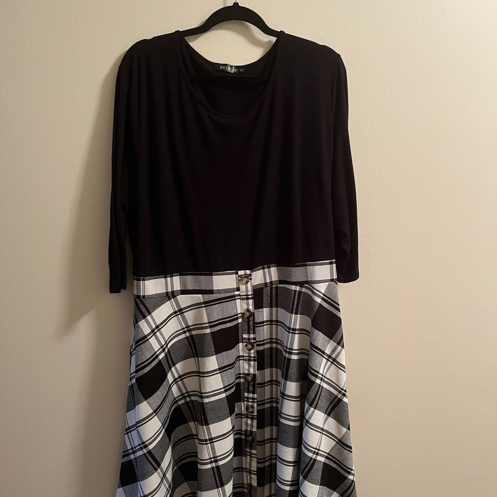 Black and White 3/4 Sleeve Dress with Plaid Skirt